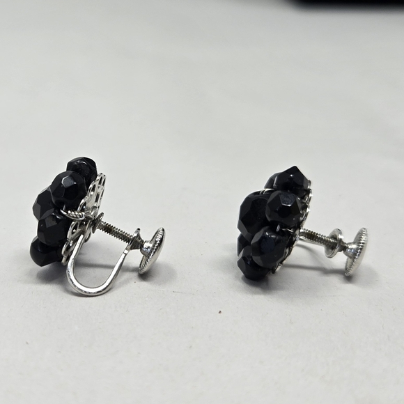 Coro Vintage Womens Earrings Facet Black Bead Flower Cluster Screw Back Fashion - Picture 4 of 7